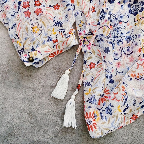 LC Lauren Conrad Floral Blouse - Picture 2 of 4